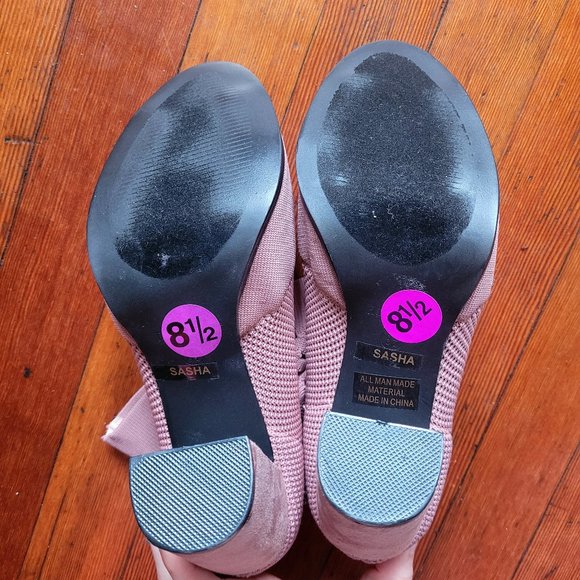 Blush Pink Knit Booties, sz 8.5 - Picture 2 of 7